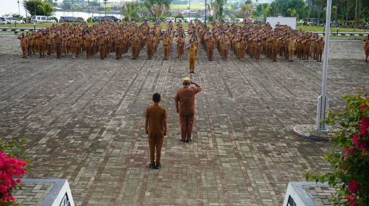 Sekda Ingatkan Beberapa Poin saat Pimpin Apel Gabungan