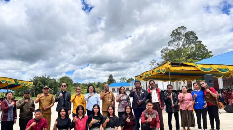 Bupati Humbahas Ikuti Doa Pemberangkatan dan Pagelaran Seni SMAN 3 Lintongnihuta