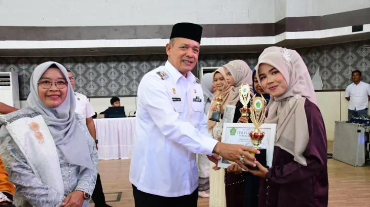 Pemkab Tapteng Apresiasi MAN 3 Wisuda Generasi Qur'ani