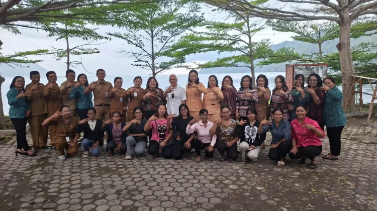 Pelatihan Anyaman Eceng Gondok Dorong Ekonomi Kreatif Humbahas
