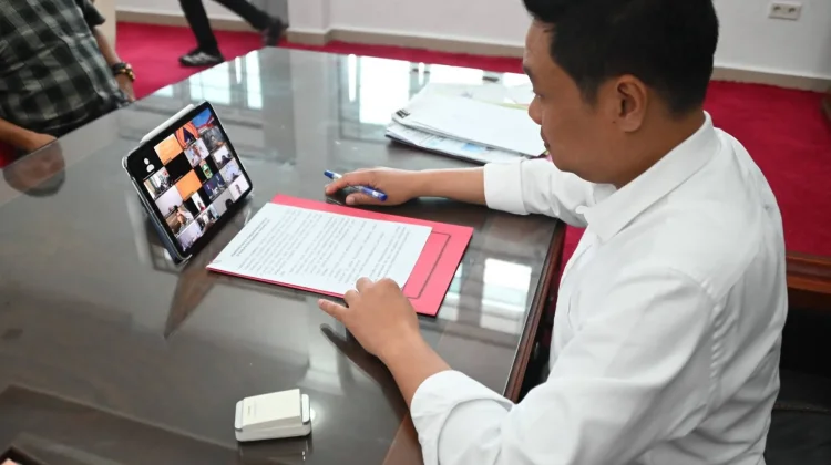 Bupati Humbahas Ikuti Rapat Percepatan Pembangunan Hunian Tetap Pascabencana