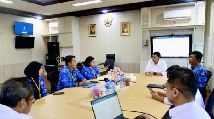 Pemkab Tapteng Ajukan Percepatan Pembangunan Listrik Desa