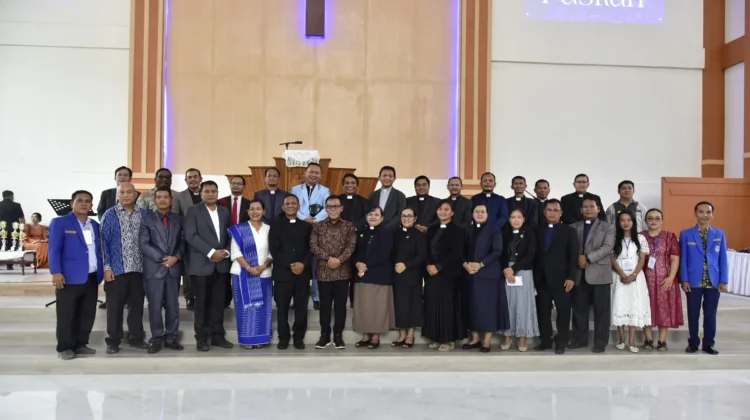 Bupati Tapteng : Paskah Simbol Kebangkitan
