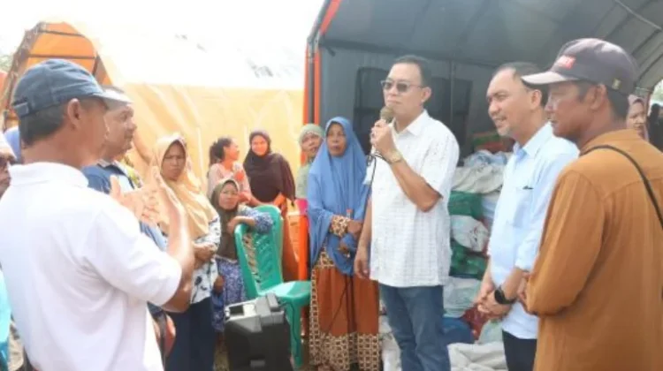 Bupati Tapsel Salurkan Bantuan Lanjutan bagi Korban Banjir