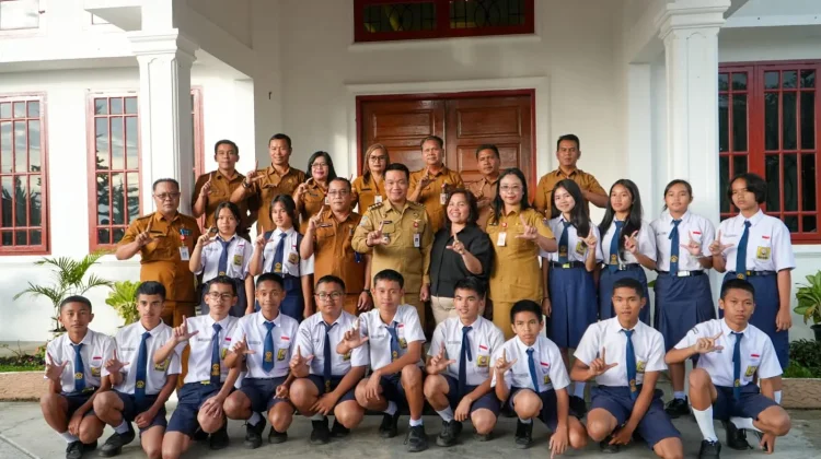 Bupati Humbahas Motivasi Siswa-Siswi yang Masuk ke SMA Unggulan