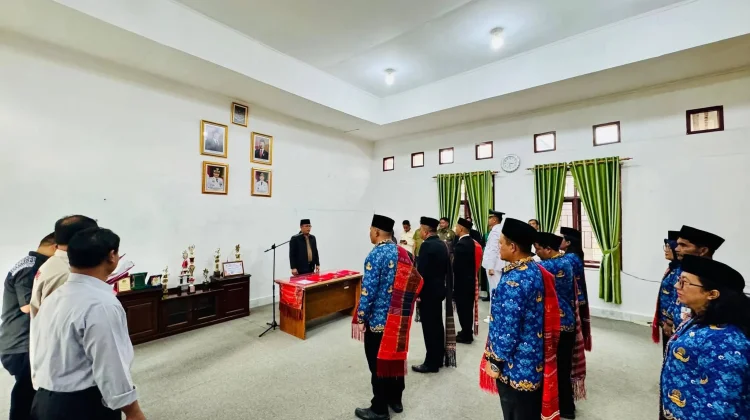 Bupati Humbahas Lantik Pejabat Administrator dan Pengawas