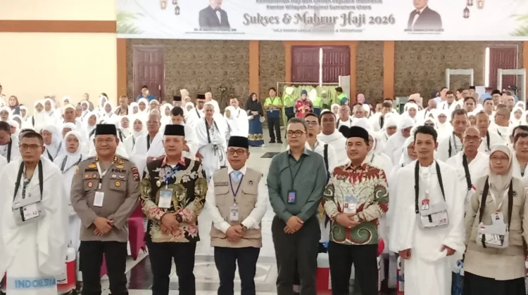 Wabup Tapteng Lepas Keberangkatan 357 Jamaah Haji Kloter 14