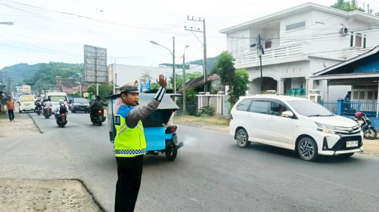 Polres Tapteng Gelar Strong Point Pagi, Bantu Kelancaran Lalu Lintas