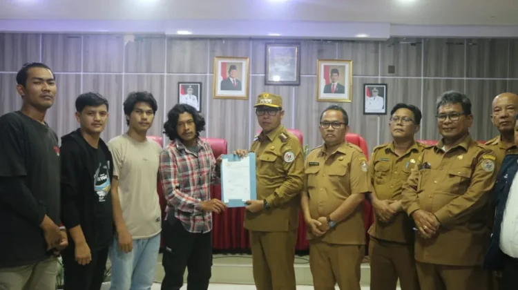 Bupati Taput Diskusi bersama Aliansi Mahasiswa Peduli Taput
