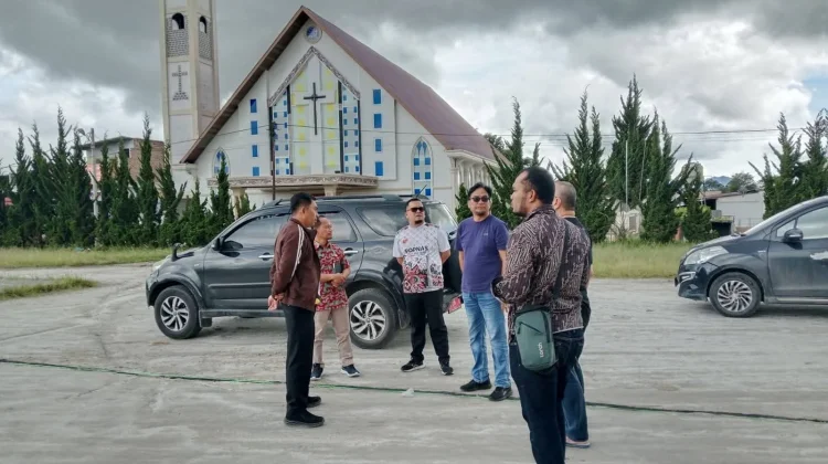 Pemkab Humbahas Tinjau Lokasi Internet Gratis di Lapangan Merdeka