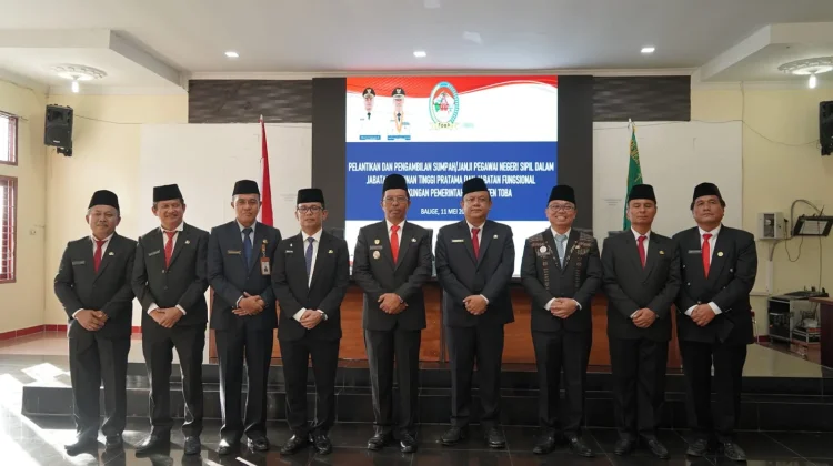 Wakil Bupati Toba Lantik Pejabat Pimpinan Tinggi Pratama dan Fungsional