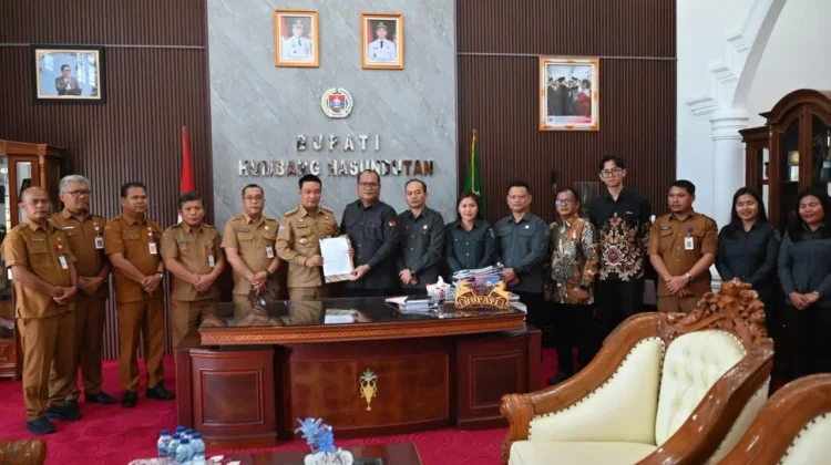 Bupati Humbahas Hibahkan Tanah untuk Pembangunan Kantor Bawaslu