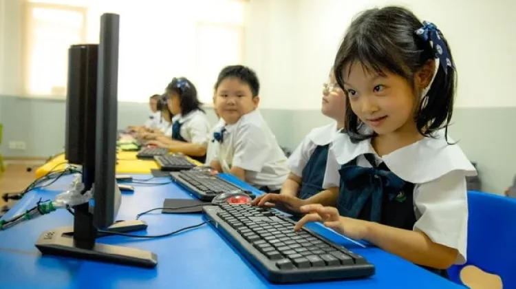 Pendidikan Karakter ditengah Perkembangan Teknologi
