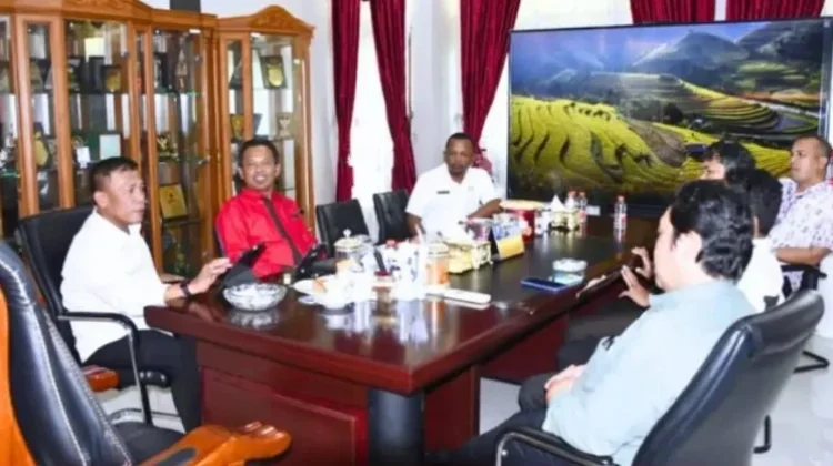 Bupati Tapteng Terima Kunker Ketua DPRD Tapanuli Utara