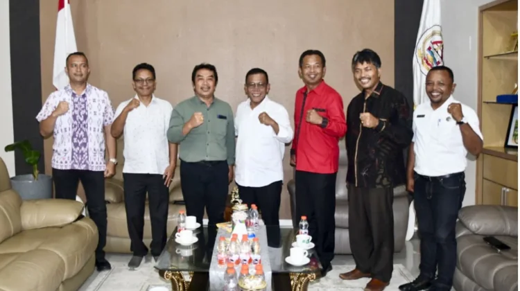 Bupati Tapteng Terima Kunjungan Kerja DPRD Taput
