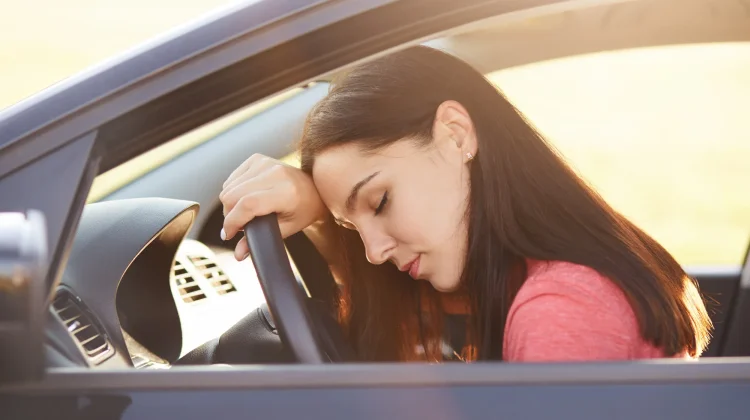 Mata Berat saat Berkendara? Bisa Jadi Tanda Microsleep