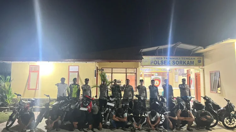 Polsek Sorkam Bubarkan Balap Liar Tengah Malam, Belasan Sepeda Motor Diamankan