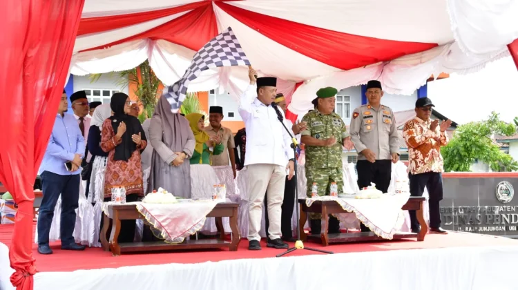 Wakil Bupati Tapanuli Tengah Lepas Pawai Ta’aruf MTQ ke-51