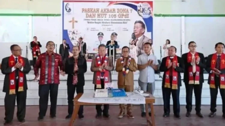 Bupati Tapteng Hadiri Perayaan Paskah dan HUT GPdI