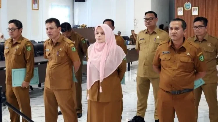 Lima Pejabat Eselon II Pemkab Madina Disertijab