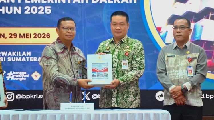 Bupati Humbahas Terima Predikat Opini WTP