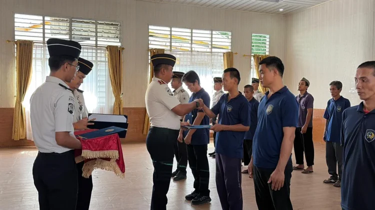 Lapas Kelas IIA Sibolga Serahkan Remisi Khusus kepada Empat Warga Binaan