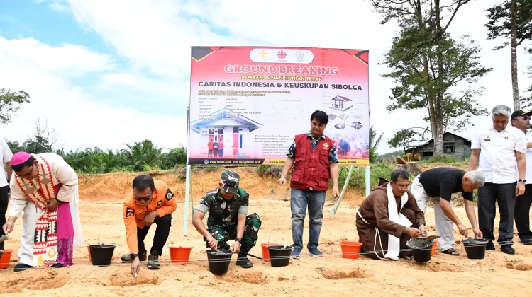 Bupati Tapteng Lakukan Peletakan Batu Pertama 36 Unit Hunian Tetap
