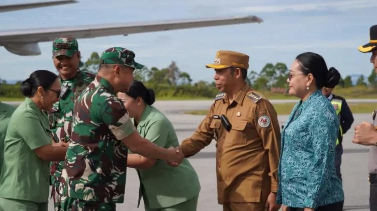 Kasad Jenderal TNI Maruli Simanjuntak Tiba di Silangit, Disambut Bupati Taput