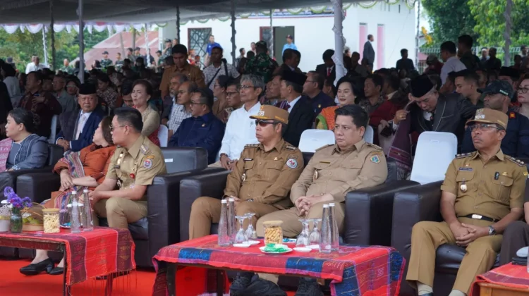 Bupati JTP Hutabarat ikuti ziarah ke Tambak Leluhur Marga Simanjuntak di Toba