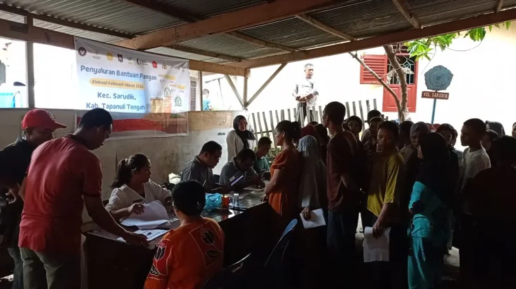 Penyaluran Pangan Bulog di Sarudik 50 Persen Lebih