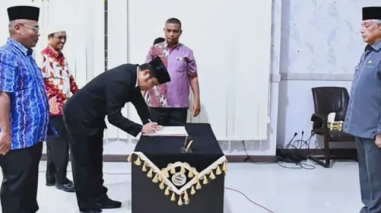 Pemkab Tapteng Lantik Direktur Perumda Air Minum Mual Nauli
