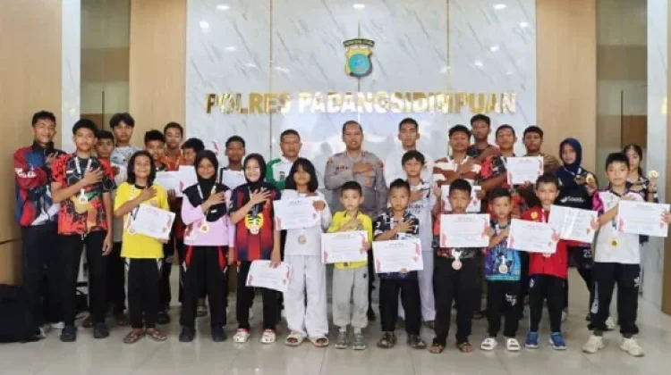 Polres Padangsidimpuan Apresiasi Atlet Karate Berprestasi Peraih 23 Medali