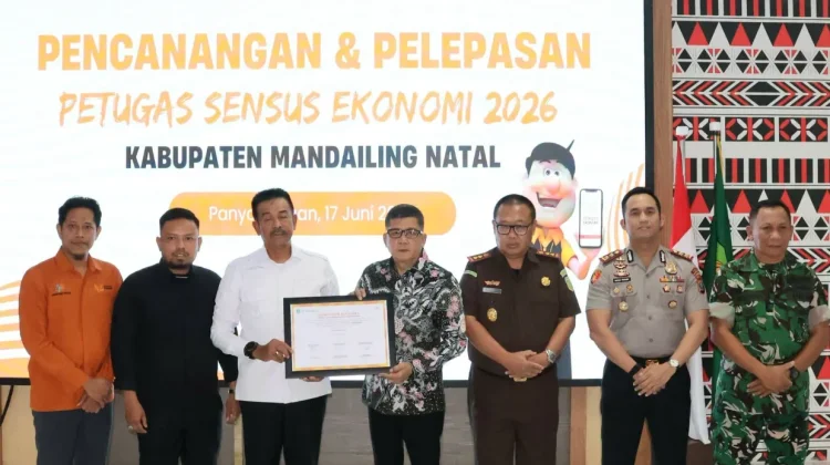 Bupati Madina Lepas Petugas Sensus Ekonomi, Tekankan Akurasi Data