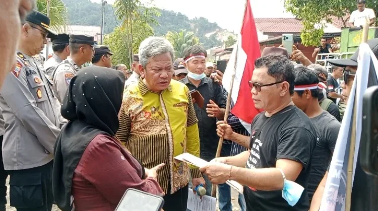 BPN Tapteng di Demo, Tuntutan Pelayanan dan Mafia Tanah