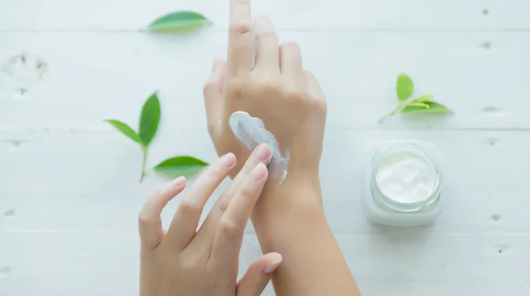 Kenali Stawberry Skin (Keratosis Pilaris) dan Penyebabnya