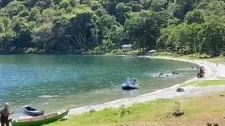 Pantai Pakkodian Tawarkan Pesona Wisata Unik