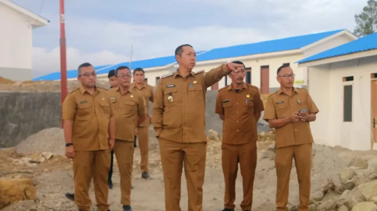 Bupati Taput Tinjau Huntap