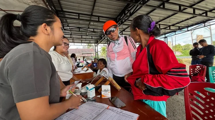 Bupati Tapanuli Utara Semangati Lansia pada Kegiatan Posyandu