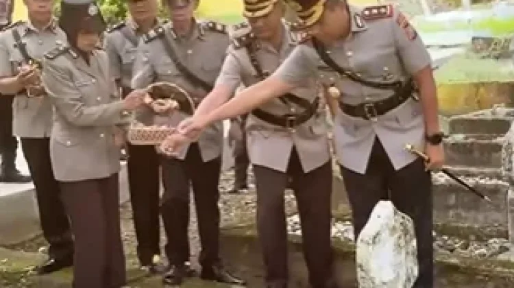 Sambut HUT Bhayangkara ke-80, Polres Padangsidimpuan Gelar Ziarah Rombongan di TMB