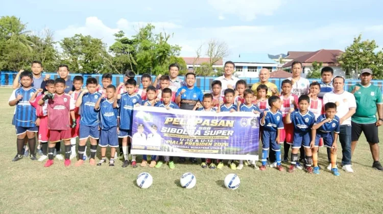 Wali Kota Sibolga Lepas SSB Sibolga Super Ikuti Festival Sepak Bola Nasional