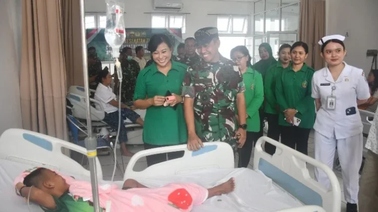 Danrem 023/KS Tinjau Bakti Kesehatan TNI AD di Nias