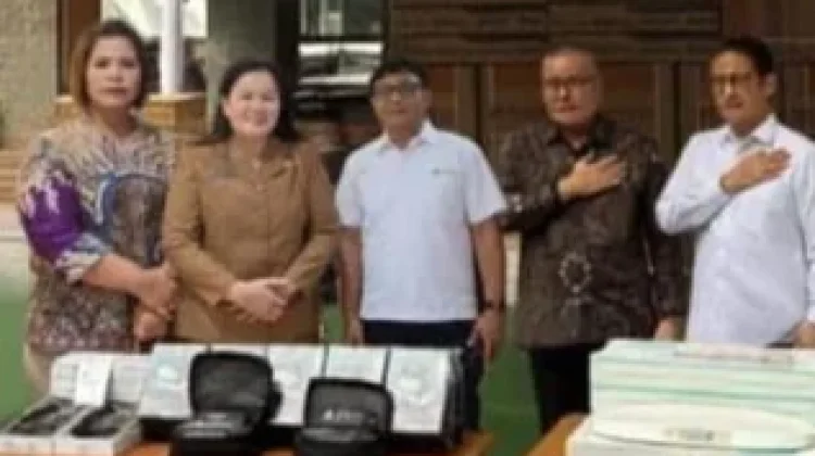 Dinkes Tapteng Terima Alat Kesehatan dari Kemenkes
