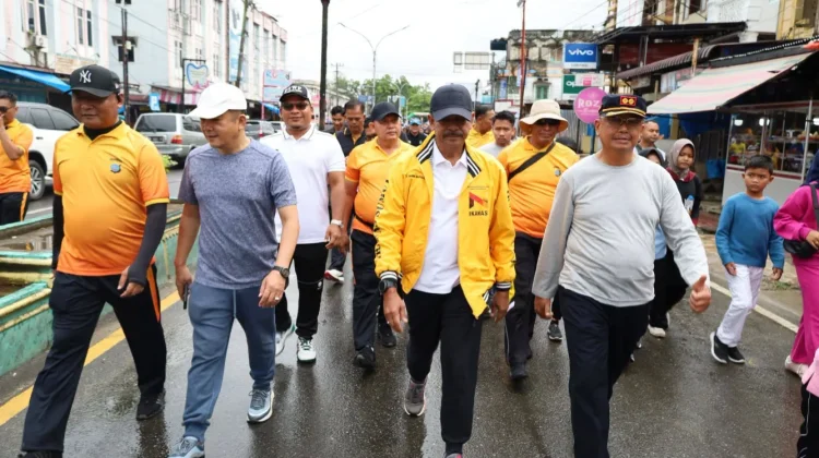 Bupati Madina Lepas Ratusan Peserta Jalan Santai HUT Bhayangkara ke-80