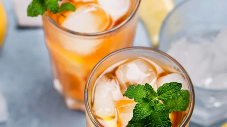 Benarkah Minum Es saat Haid Bisa Picu Kista ?
