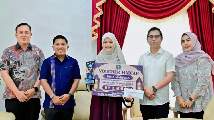 Juara MTQ Sumut, Dina Diberi Bonus dan Umrah