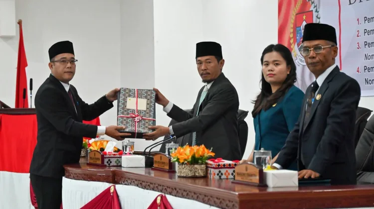 Bupati Humbahas Sampaikan Nota Pengantar Ranperda Pertanggungjawaban APBD