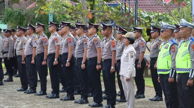 Kapolres Tapteng: 32 Polri dan ASN Naik Pangkat
