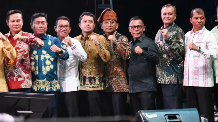 Bupati Tapteng Hadiri Pembukaan PRSU Ke-50