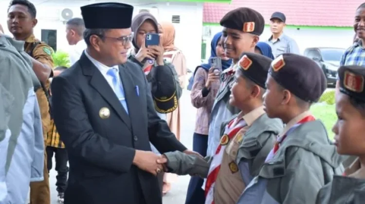 Wali Kota Lepas Kontingen Pramuka Padangsidimpuan Ikuti Jamda Sumut