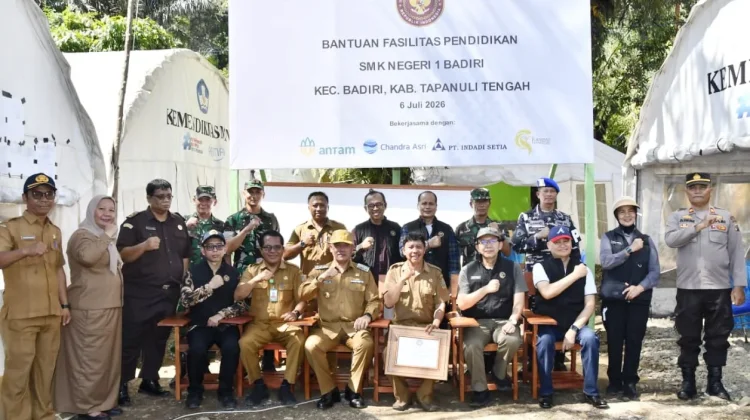 DPN RI Salurkan Bantuan Pendidikan untuk SMKN 1 Badiri Pascabencana